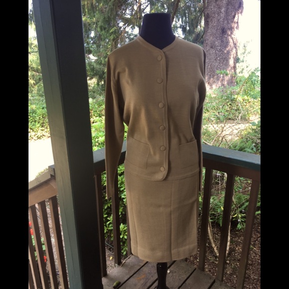 Cornuel of Paris Cardigan and Pencil Skirt Set ♥️ - Picture 2 of 4